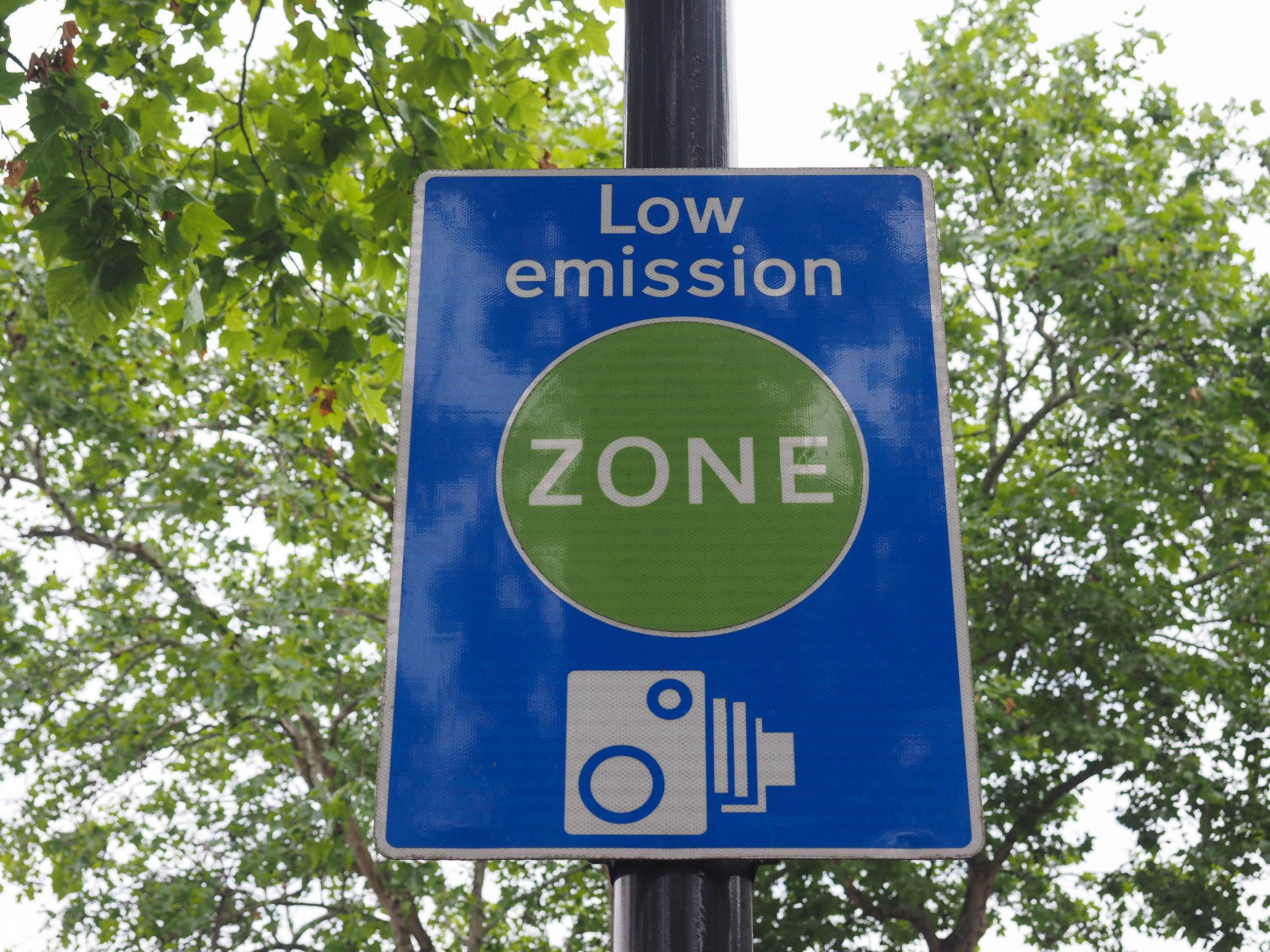 low emissions zone sign